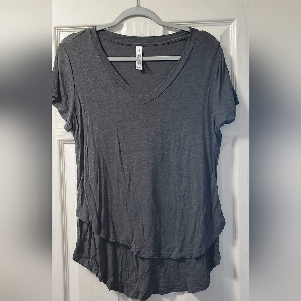 M Latched Mama V-neck 2.0